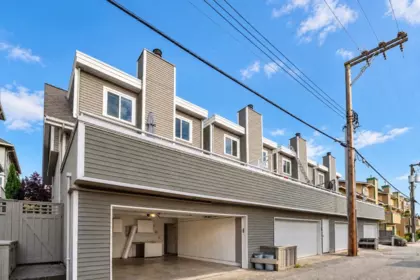 304 223 E Keith Road, North Vancouver, BC, North vancouver — Townhouse for sale