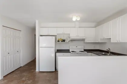 9 5706 Ebbtide Street, Sechelt, BC, Sechelt — Townhouse for sale