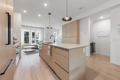 53 528 E 2nd Street, North Vancouver, BC, North vancouver — Townhouse for sale