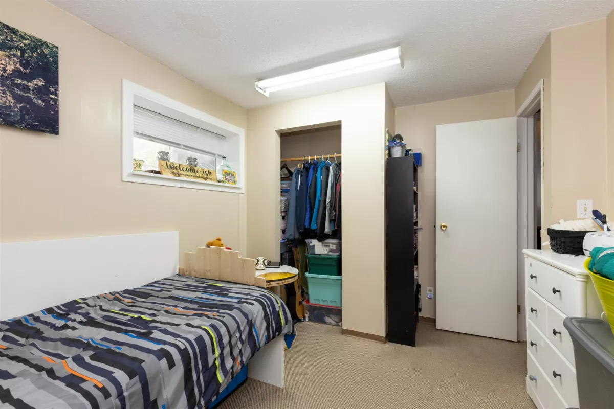 Entry Foyer Photo of 3530 Hastings Street, Port Coquitlam, BC