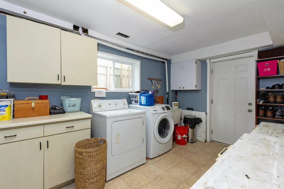 Hallway Photo of 3530 Hastings Street, Port Coquitlam, BC