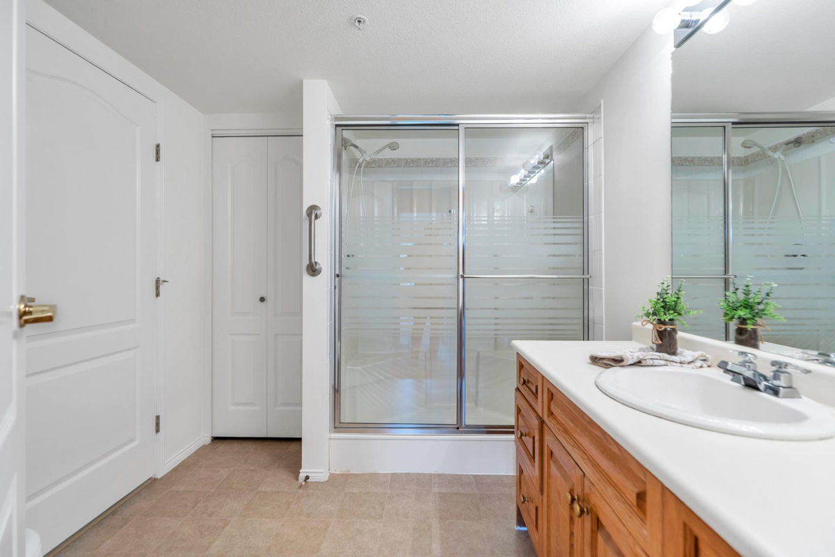 Hallway Photo of 210 9260 No.2 Road, Richmond, BC