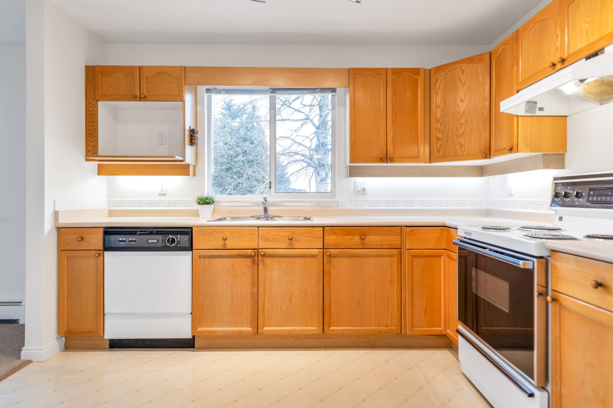 Kitchen Island Photo of 210 9260 No.2 Road, Richmond, BC