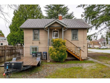 18791 60 Avenue, Surrey, BC, Cloverdale BC — 2 bed single family residence for sale