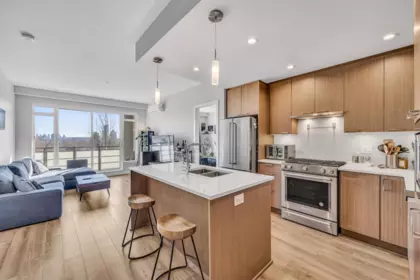 406 4289 Hastings Street, Burnaby, BC, Burnaby — Apartment/Condo for sale