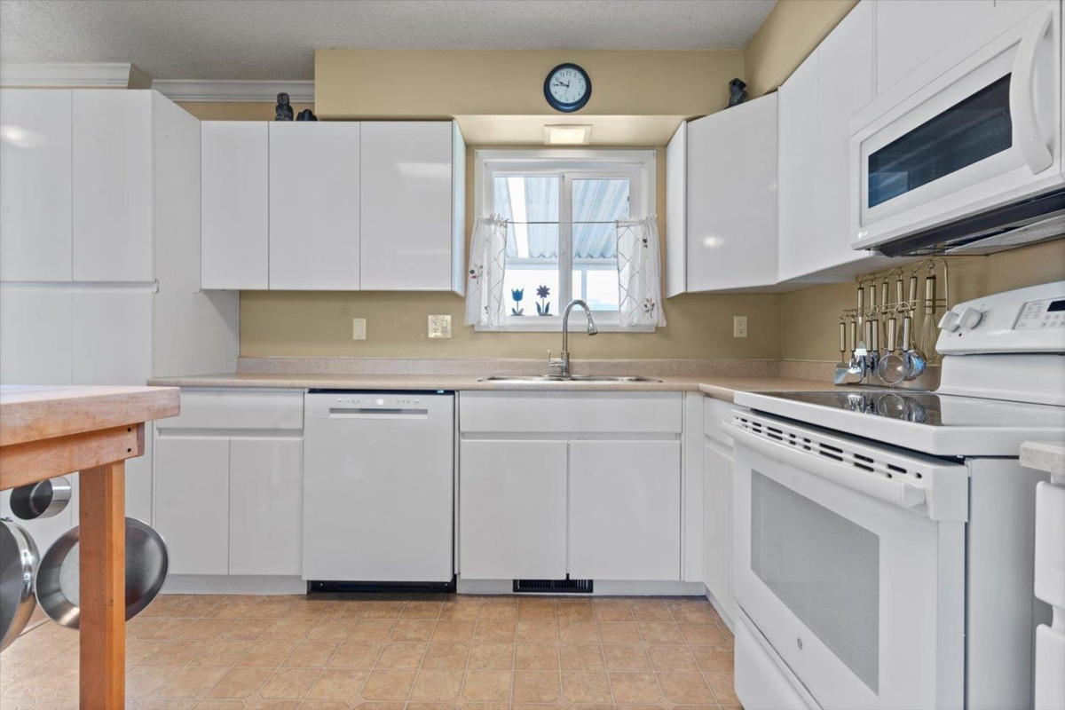 Family Room Photo of 10596 Conrad Street, Chilliwack, BC