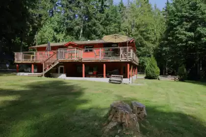 1747 Hanbury Road, Roberts Creek, BC, Roberts Creek — Single Family Residence for sale