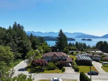 1564 Thompson Road, Gibsons, BC, Gibsons — Single Family Residence for sale
