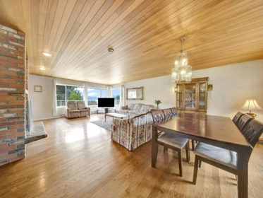 1564 Thompson Road, Gibsons, BC, Gibsons — Single Family Residence for sale