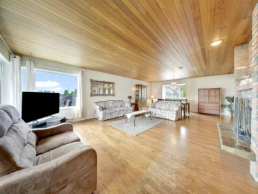 1564 Thompson Road, Gibsons, BC, Gibsons — Single Family Residence for sale