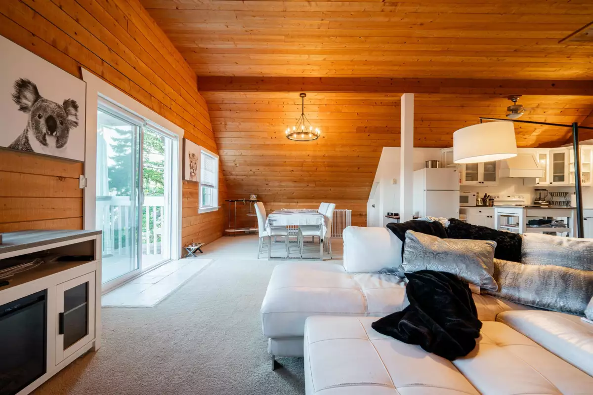 Hot Tub / Spa Photo of 687 204 Street, Langley, BC