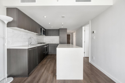 706 8238 Lord Street, Vancouver, BC, Vancouver — Apartment/Condo for sale