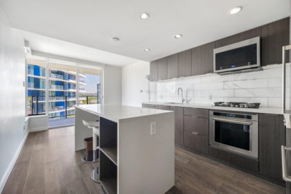706 8238 Lord Street, Vancouver, BC, Vancouver — Apartment/Condo for sale