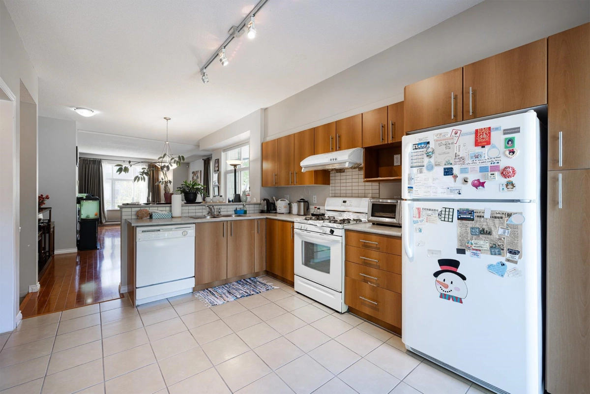Breakfast Nook Photo of 1 9333 Sills Avenue, Richmond, BC