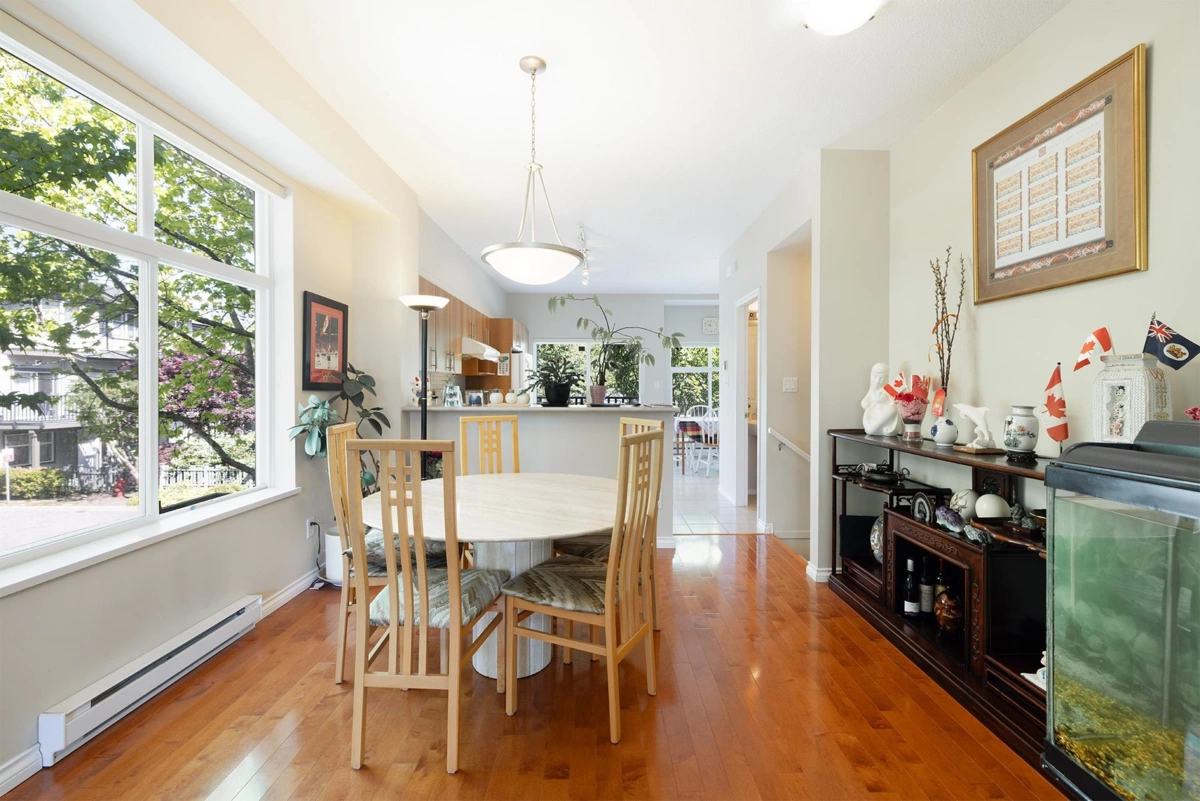 Family Room Photo of 1 9333 Sills Avenue, Richmond, BC