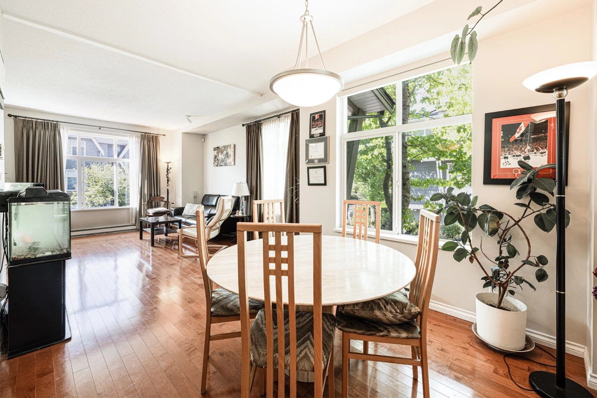 Guest Bathroom Photo of 1 9333 Sills Avenue, Richmond, BC