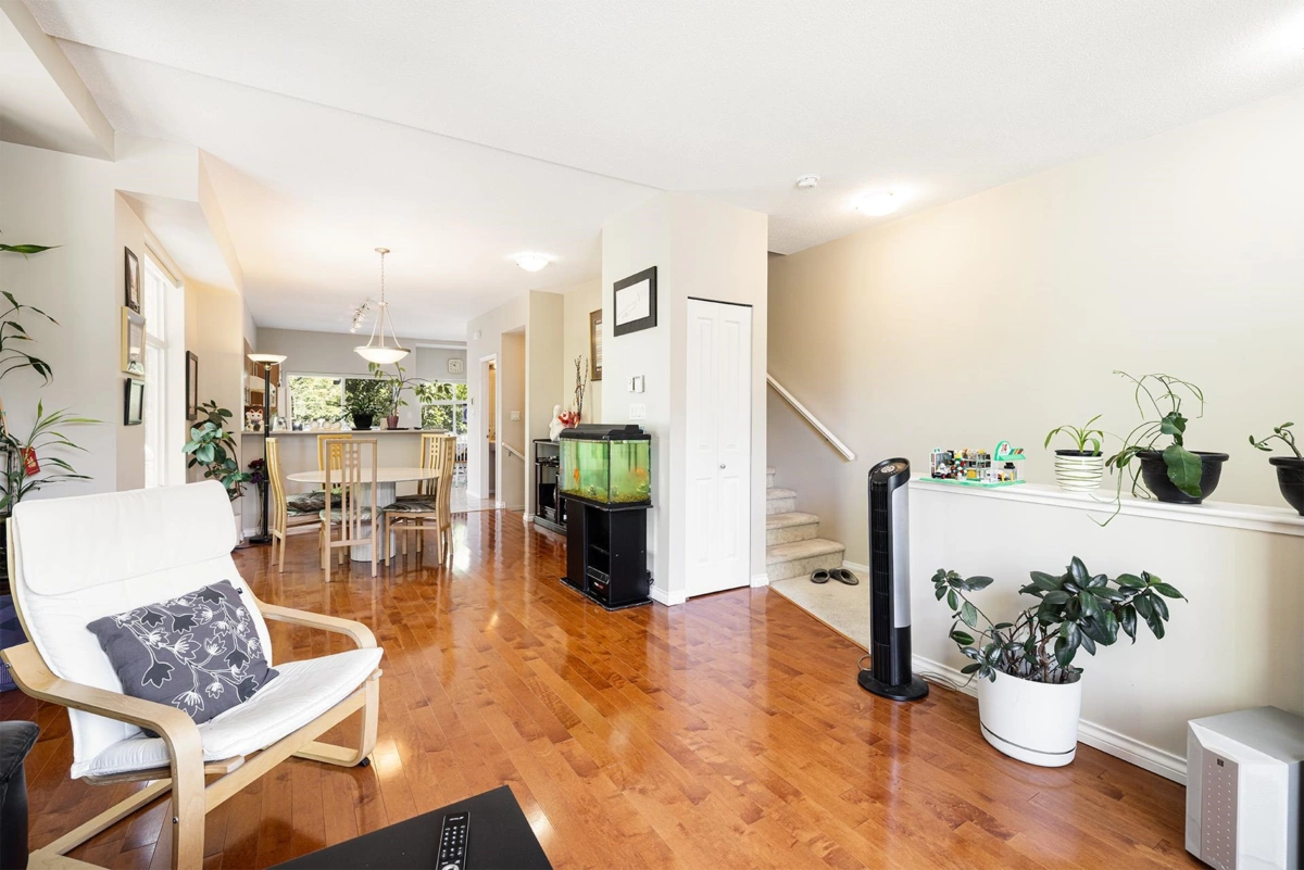Walk-In Closet Photo of 1 9333 Sills Avenue, Richmond, BC