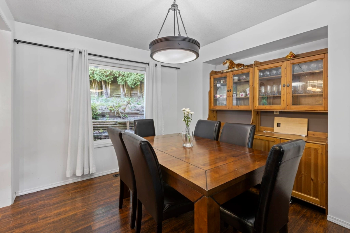 Breakfast Nook Photo of 30842 Osprey Drive, Abbotsford, BC
