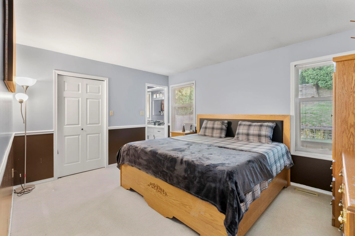 Guest Bathroom Photo of 30842 Osprey Drive, Abbotsford, BC