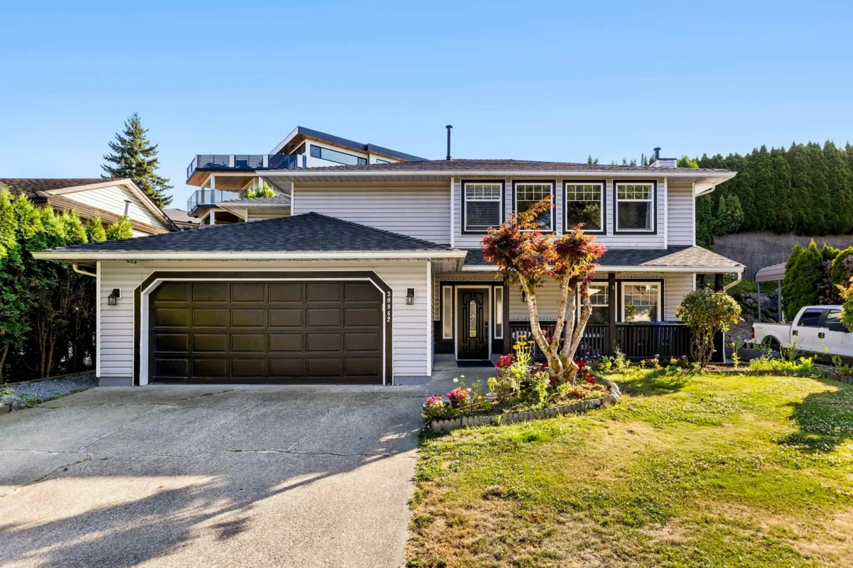 Living Room Photo of 30842 Osprey Drive, Abbotsford, BC