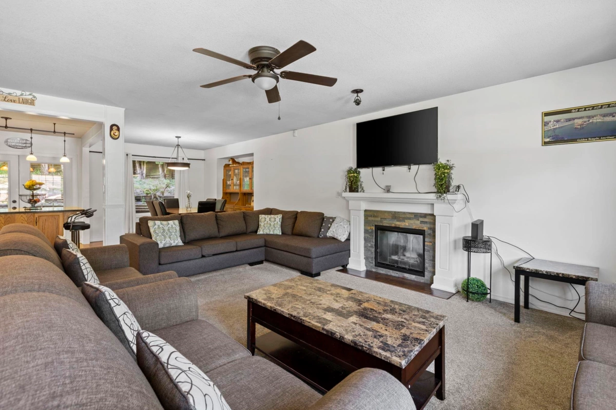 Pantry Photo of 30842 Osprey Drive, Abbotsford, BC