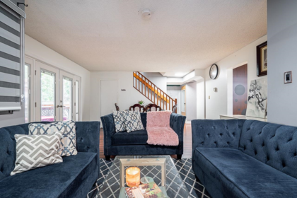Kitchen Island Photo of 71 8555 King George Boulevard, Surrey, BC