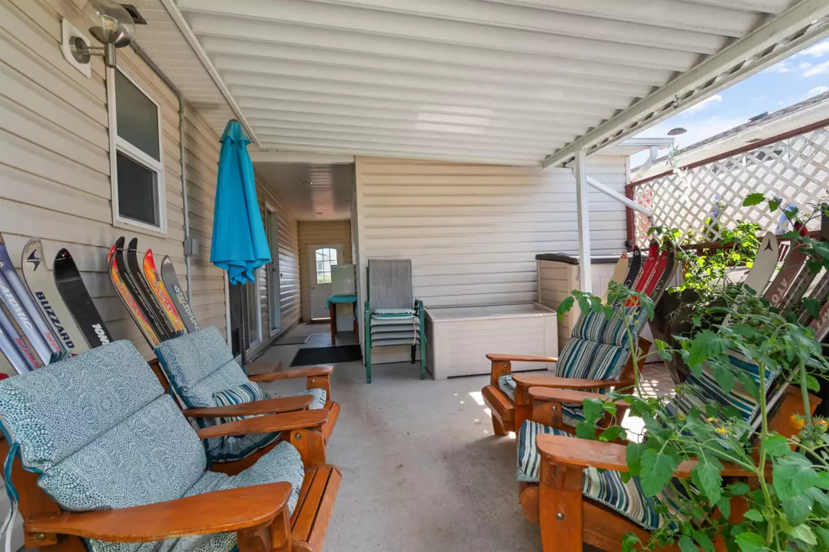Dining Area Photo of 71 45918 Knight Road, Chilliwack, BC