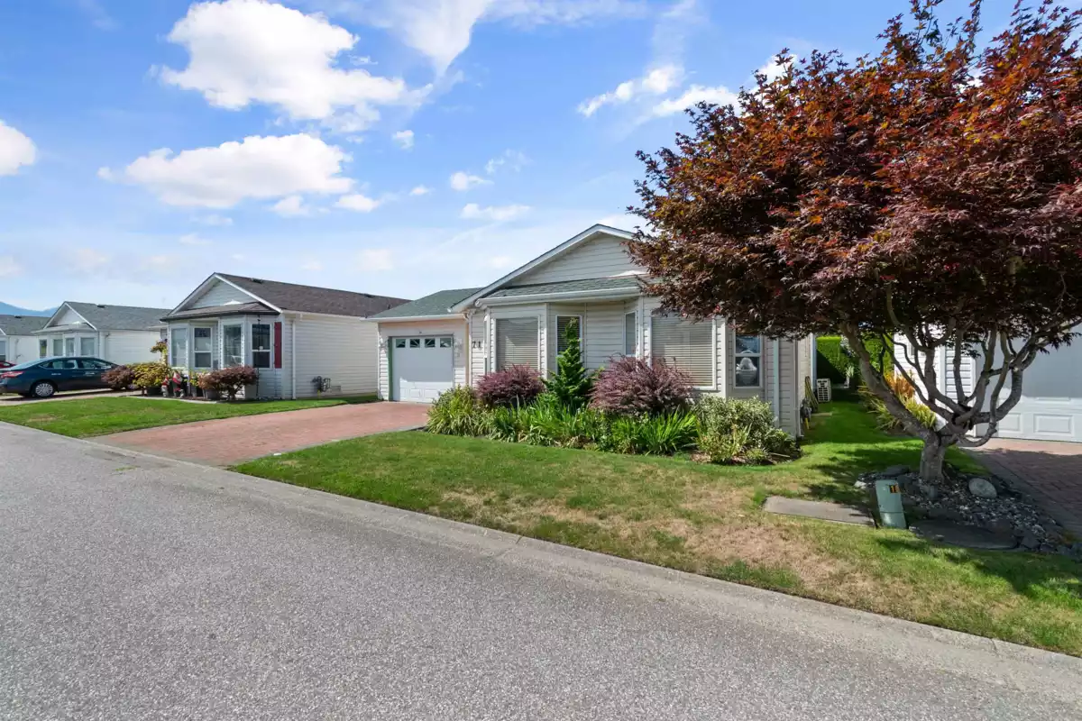 Exterior Front Photo of 71 45918 Knight Road, Chilliwack, BC