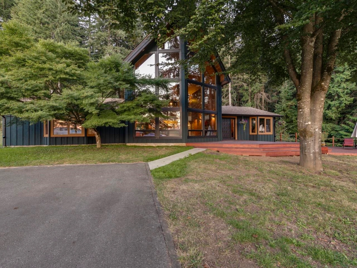 Hot Tub / Spa Photo of 11038 Greenwood Drive, Mission, BC