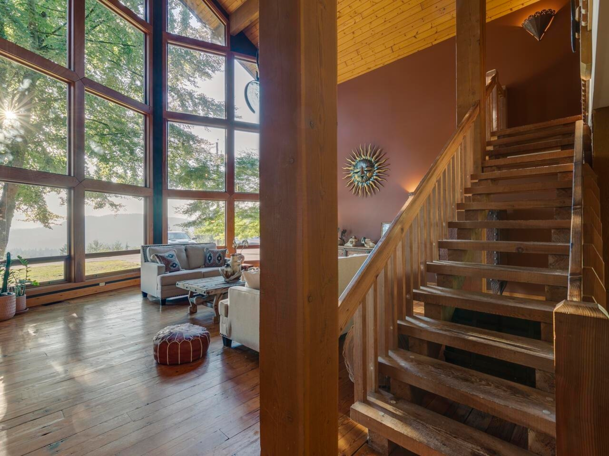 Kitchen Island Photo of 11038 Greenwood Drive, Mission, BC