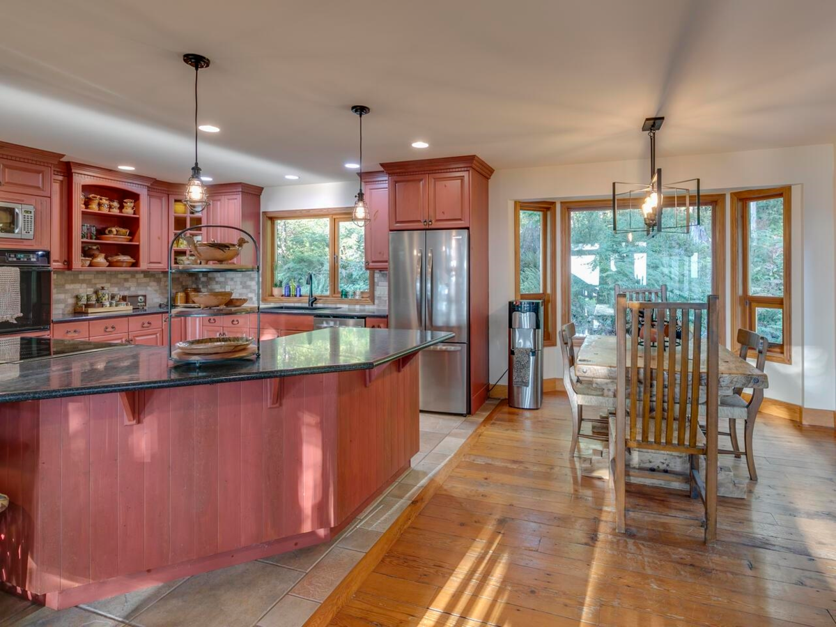 Mudroom Photo of 11038 Greenwood Drive, Mission, BC