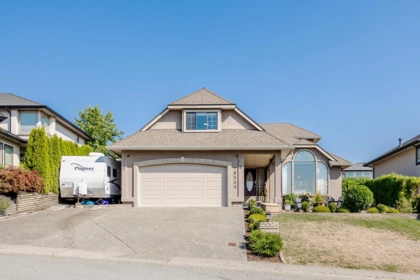 19009 59a Avenue, Surrey, BC, Surrey — Single Family Residence for sale