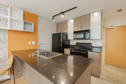 2304 977 Mainland Street, Vancouver, BC, Vancouver — Apartment/Condo for sale