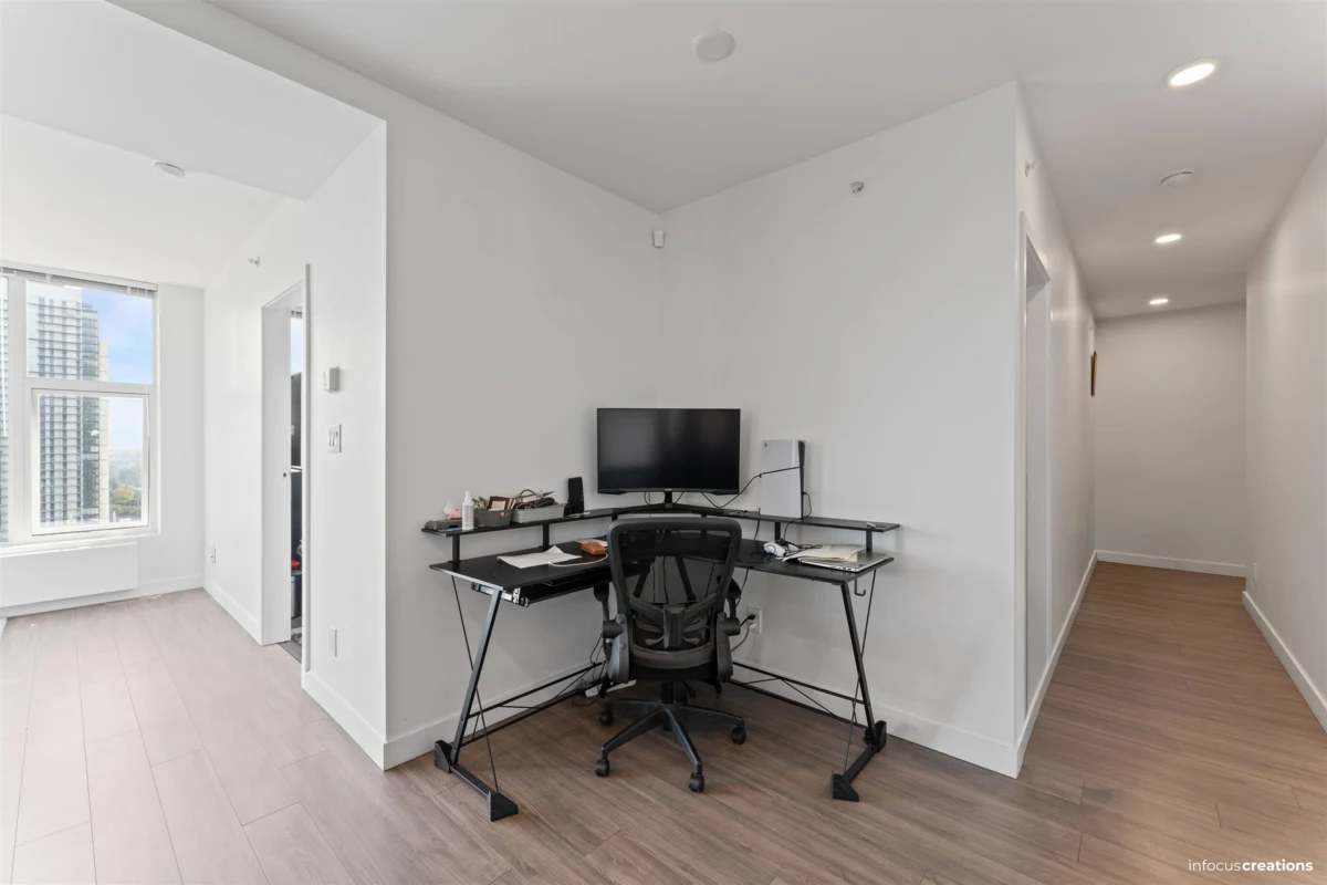 Kitchen Photo of 1910 13615 Fraser Highway, Surrey, BC