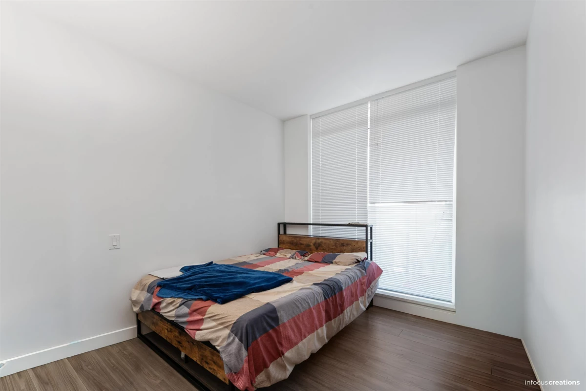 Primary Bathroom Photo of 1910 13615 Fraser Highway, Surrey, BC