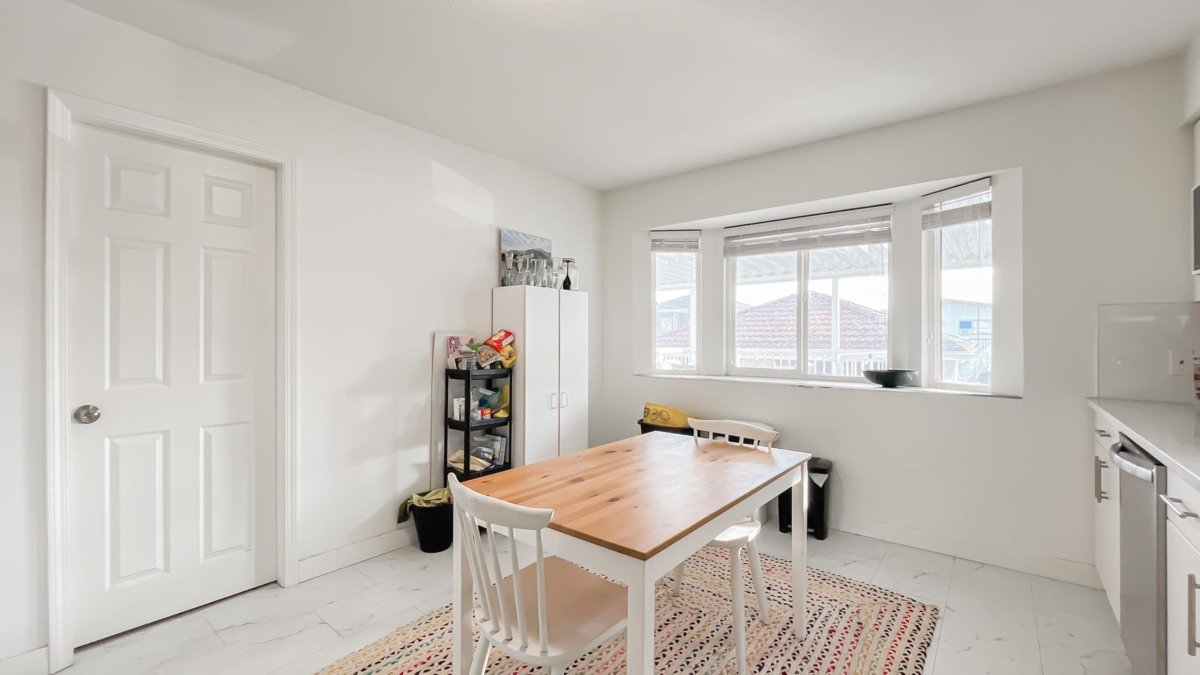 Breakfast Nook Photo of 736 E 55th Avenue, Vancouver, BC