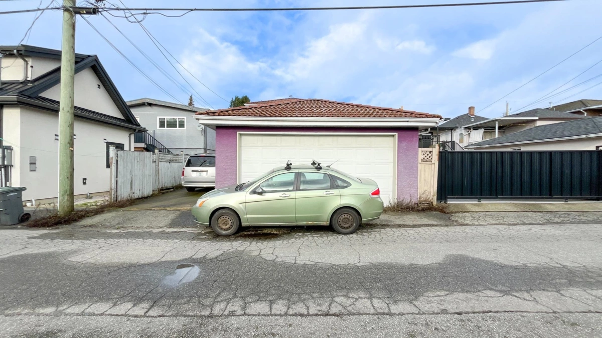 Fitness Center Photo Near 736 E 55th Avenue, Vancouver, BC