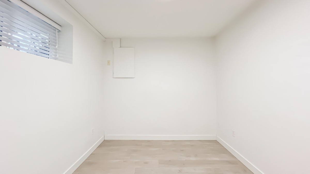 Front Yard Photo of 736 E 55th Avenue, Vancouver, BC