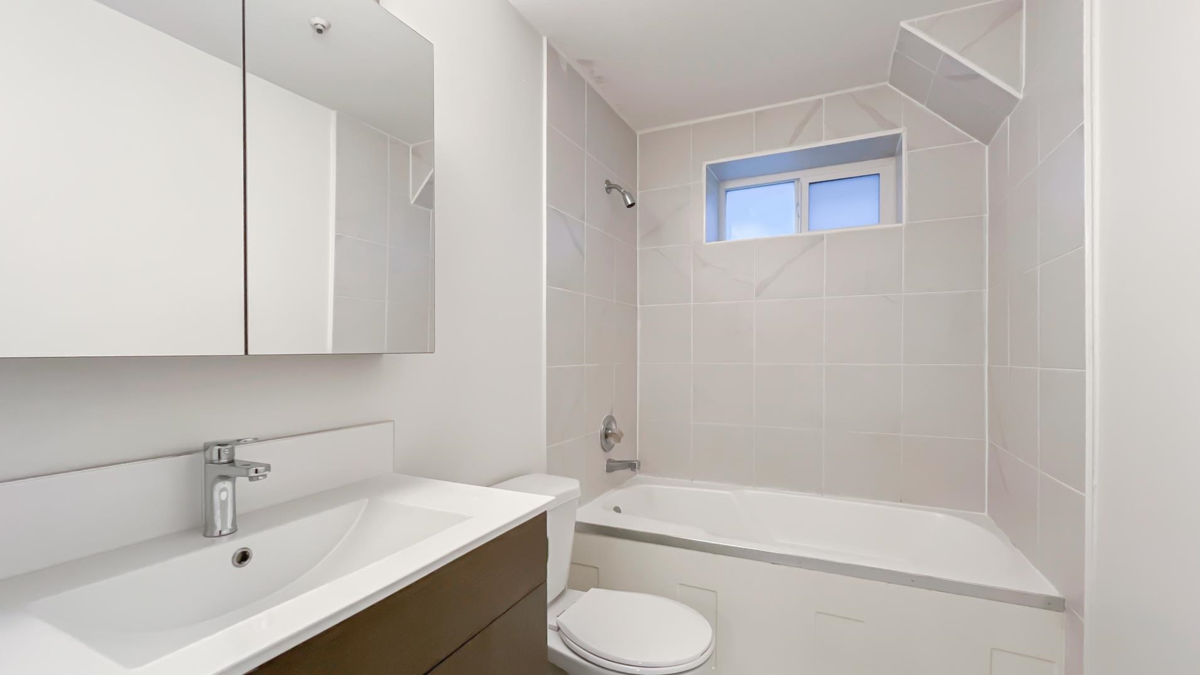 Garden / Landscaping Photo of 736 E 55th Avenue, Vancouver, BC