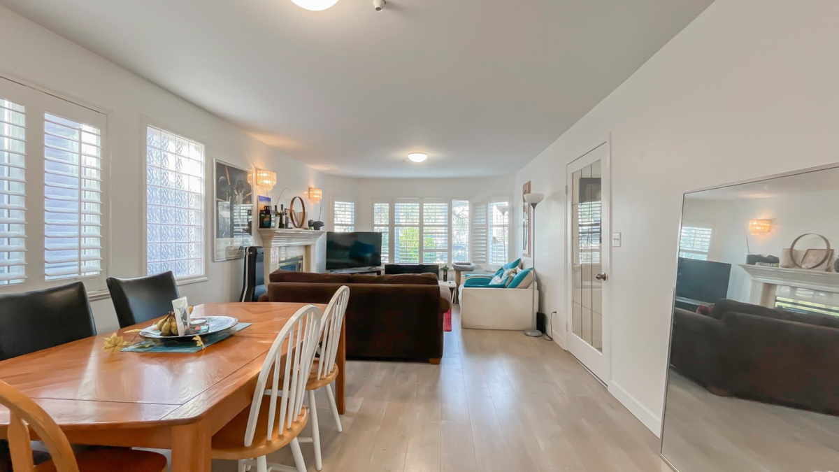 Kitchen Photo of 736 E 55th Avenue, Vancouver, BC