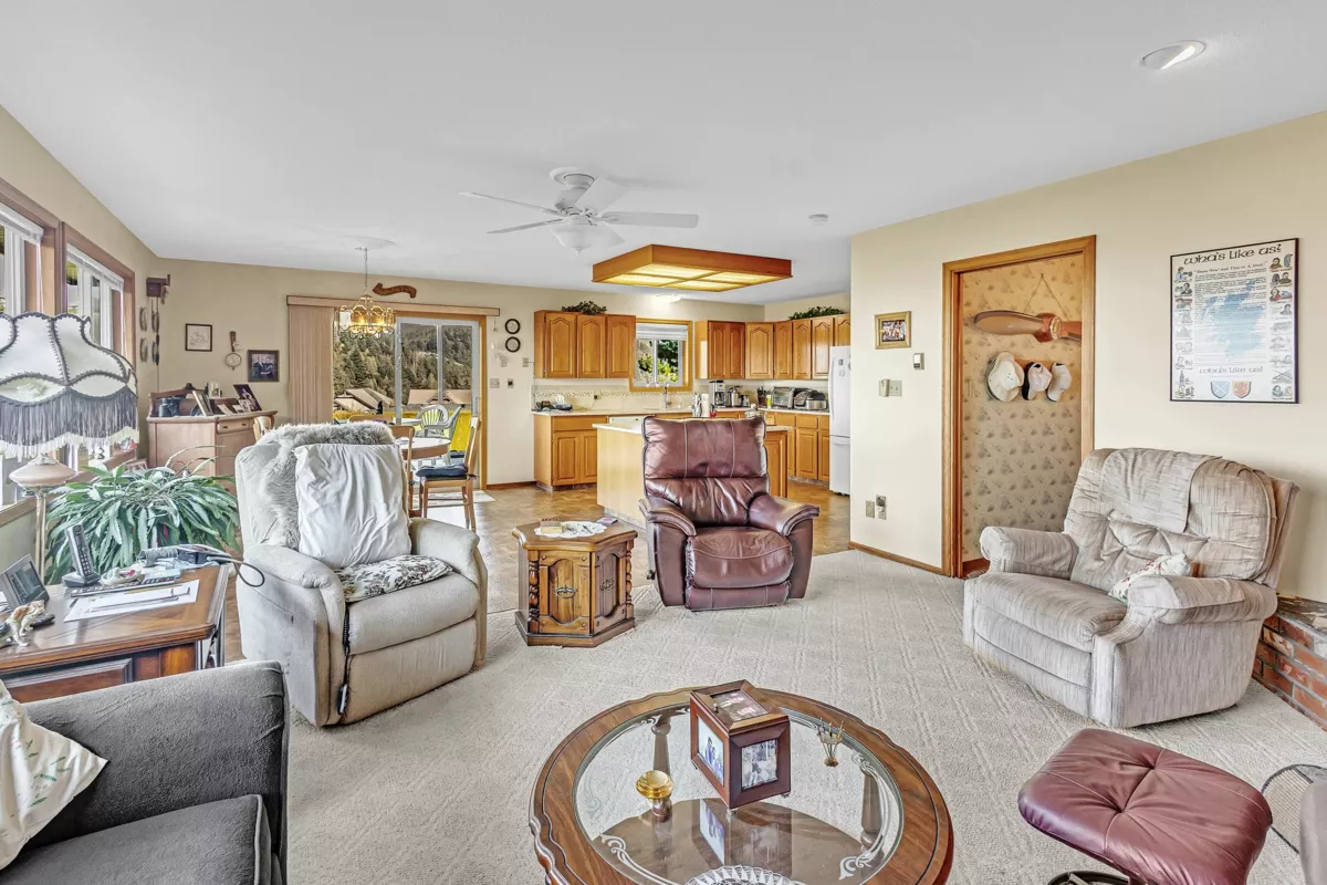 Entry Foyer Photo of 45360 Magdalena Place, Cultus Lake, BC
