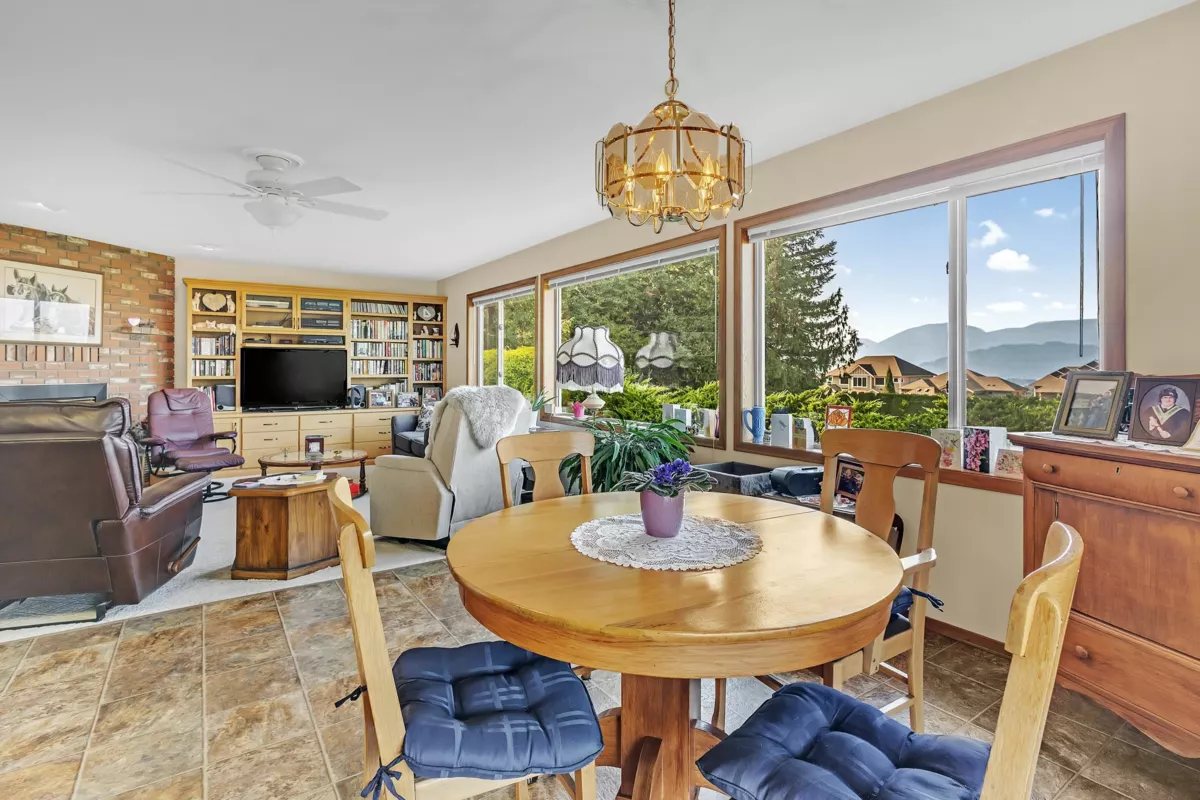 Laundry Room Photo of 45360 Magdalena Place, Cultus Lake, BC