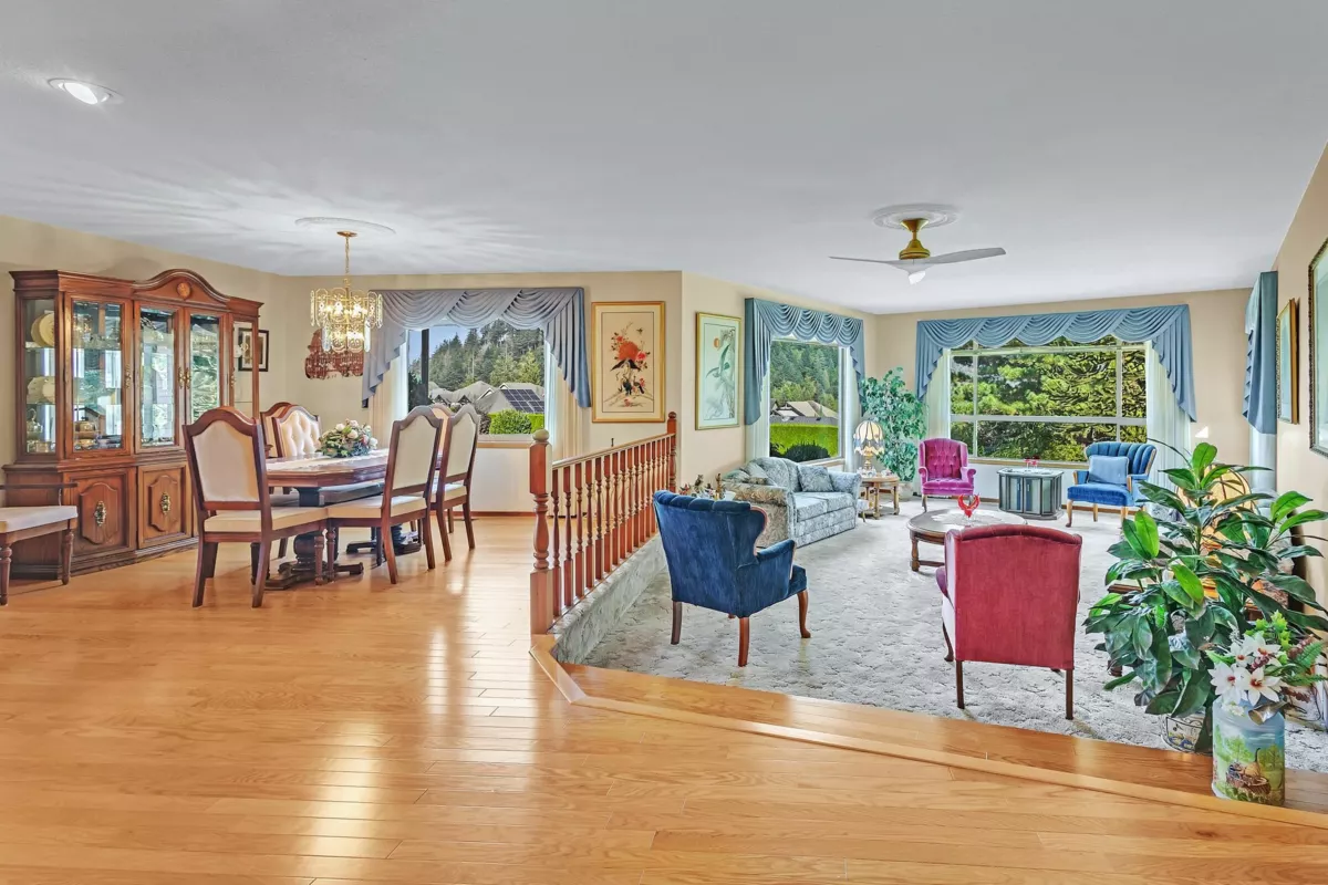 Primary Bathroom Photo of 45360 Magdalena Place, Cultus Lake, BC