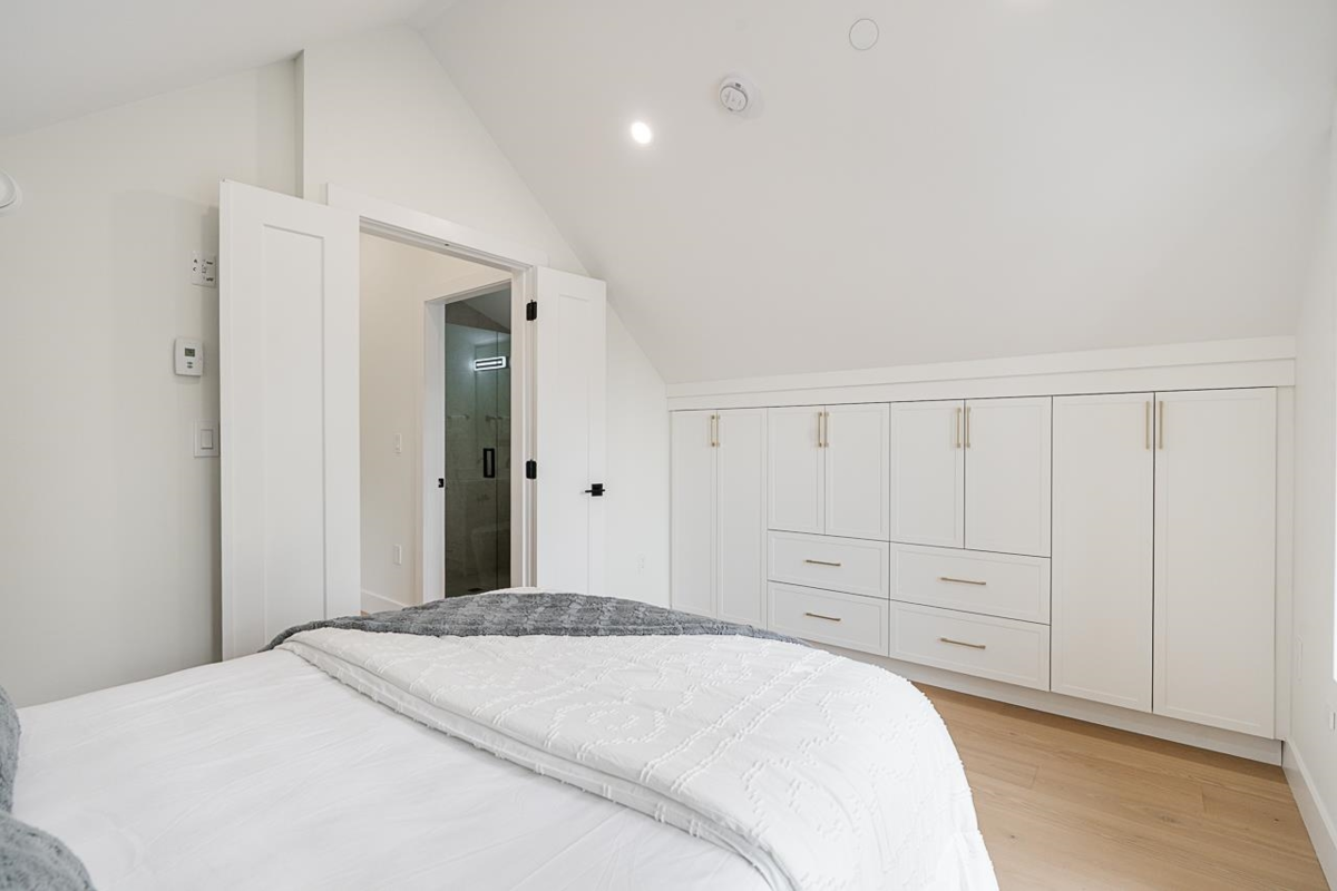 Entry Foyer Photo of 1 5304 Elgin Street, Vancouver, BC