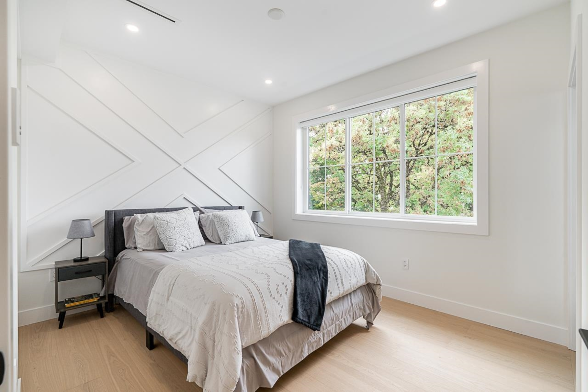 Guest Bathroom Photo of 1 5304 Elgin Street, Vancouver, BC