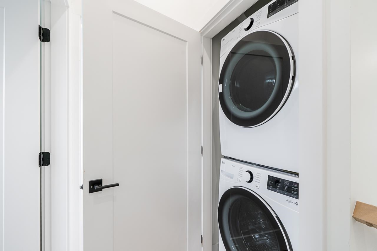 Staircase Photo of 1 5304 Elgin Street, Vancouver, BC