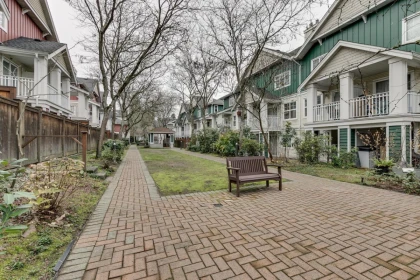 Front Yard Photo of 50 123 Seventh Street, New Westminster, BC
