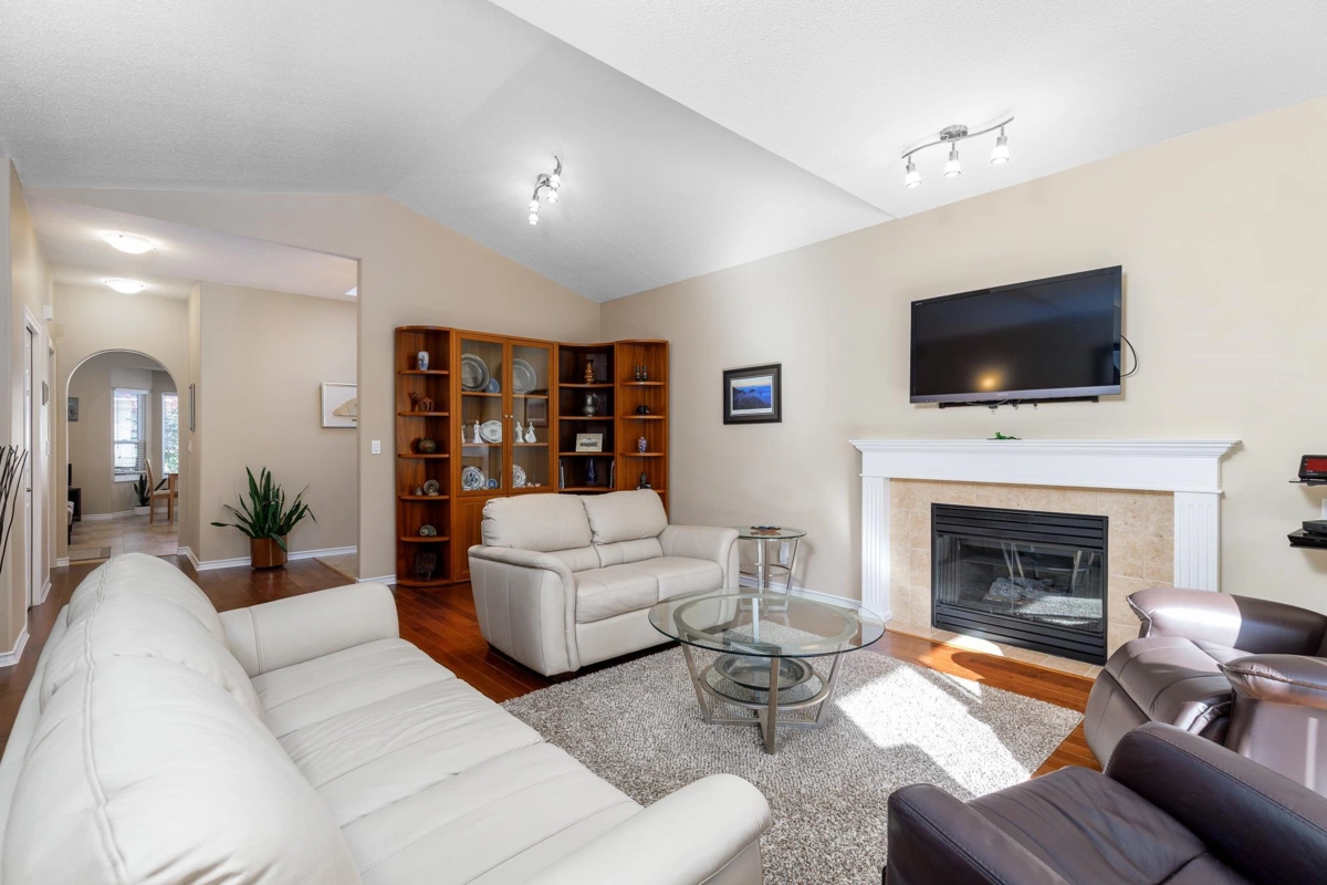 Bedroom 2 Photo of 15 18939 65 Avenue, Surrey, BC