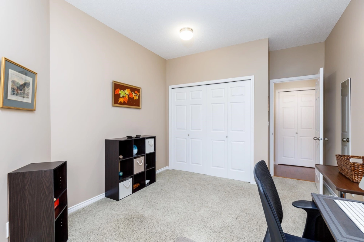 Entry Foyer Photo of 15 18939 65 Avenue, Surrey, BC