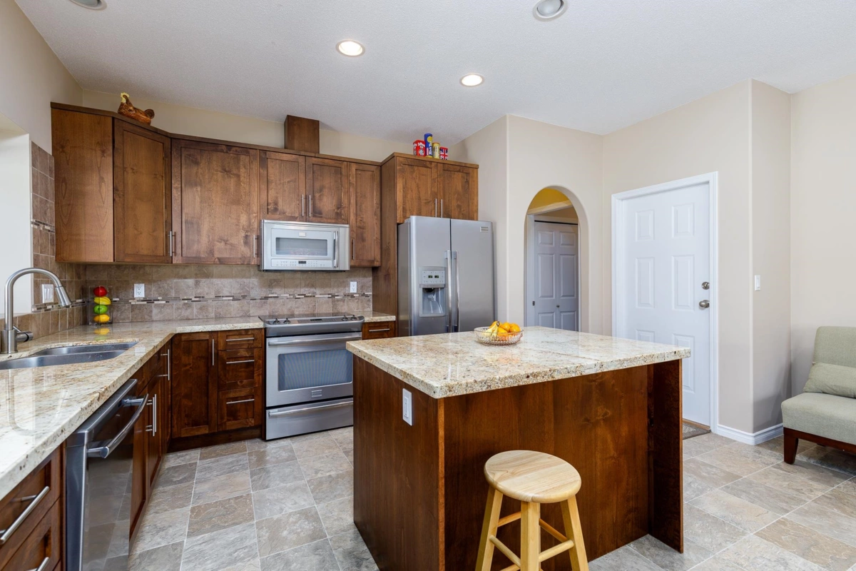 Family Room Photo of 15 18939 65 Avenue, Surrey, BC